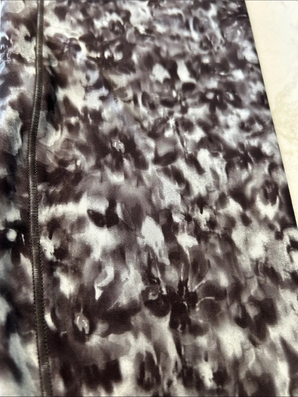 Athleta Salutation Stash 7/8 Tights Black & White Opaline Floral Large L
